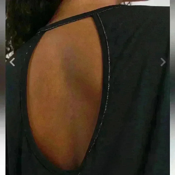 NWT NIKE Yoga Dri-FIT Metallic
Trim Top Sz M or L - Picture 3 of 10